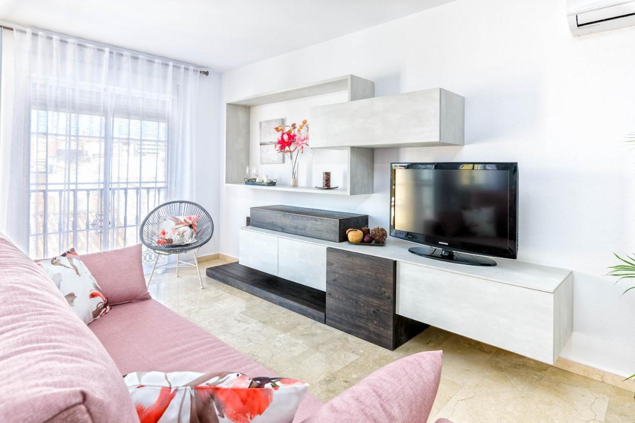 Wintowinrentals - La Estancia Free Parking Malaga Bagian luar foto