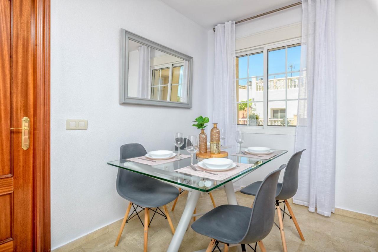Wintowinrentals - La Estancia Free Parking Malaga Bagian luar foto