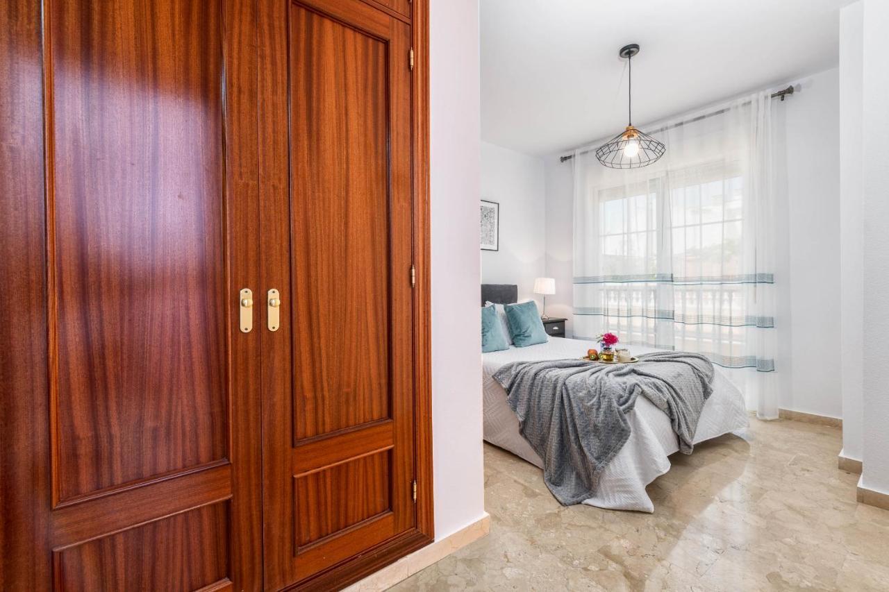 Wintowinrentals - La Estancia Free Parking Malaga Bagian luar foto